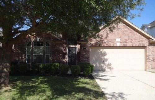 Delaware Apartment | 3 Bedroom 623233 by Houzlet