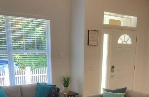 Bayou Oaks Apartment | 3 Bedroom 685606 by Houzlet