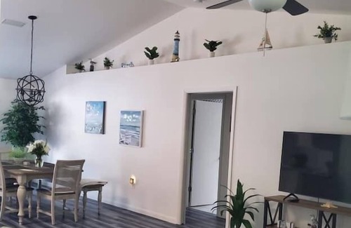 Park East Apartment | 3 Bedroom 687084 by Houzlet