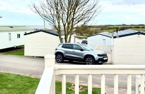 Winestead Resort | 3 Bedroom 8 birth Caravan - Sand Le Mere