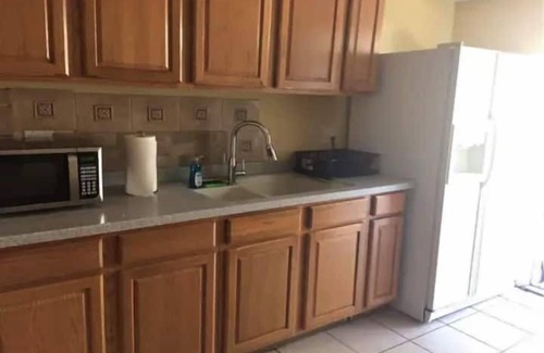 Park East Apartment | 3 Bedroom 804101 by Houzlet