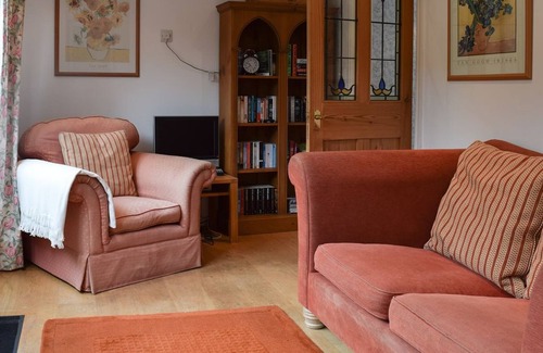 Stratford-upon-Avon Cottage | 3 bedroom accommodation in Alveston, Stratford-upon-Avon