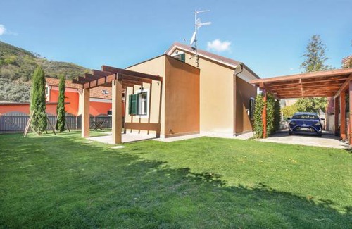 Cisano sul Neva House | 3 bedroom accommodation in Cisano sul Neva