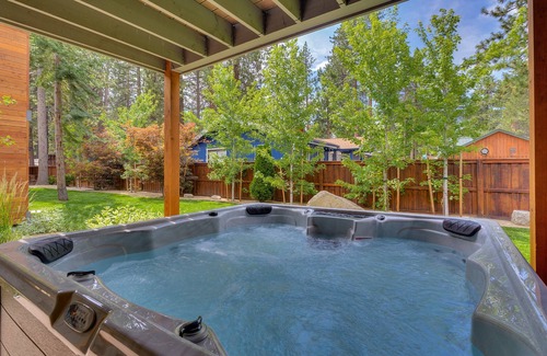 Y Area House | 3 Bedroom, AC, Hot Tub, Grill, Newly Built, Open Floor Plan, Wifi, 1 of 6 – Emerald Bay Escape