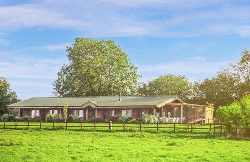 Constable Burton Ski Chalet | 3 bedroom accommodation in Constable Burton
