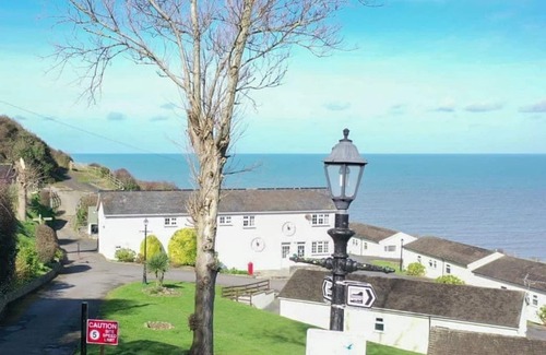 Aberaeron Ski Chalet | 3 bedroom accommodation in Gilfach-Yr-Halen