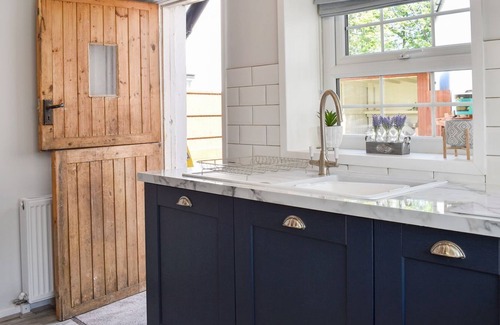 Knott End-on-Sea Cottage | 3 bedroom accommodation in Singleton, near Poulton-le-Fylde