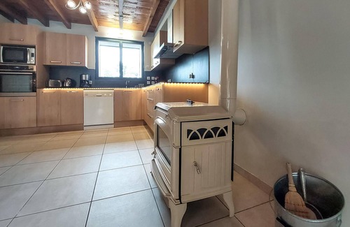 Saint-Hostien House | 3 bedroom accommodation in Saint-Hostien