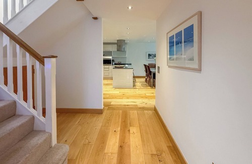 Carnon Downs Ski Chalet | 3 bedroom accommodation in Carnon Downs