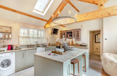 Carnon Downs Ski Chalet | 3 bedroom accommodation in Carnon Downs