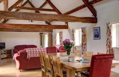 King's Stanley Cottage | 3 bedroom accommodation in Near Stroud