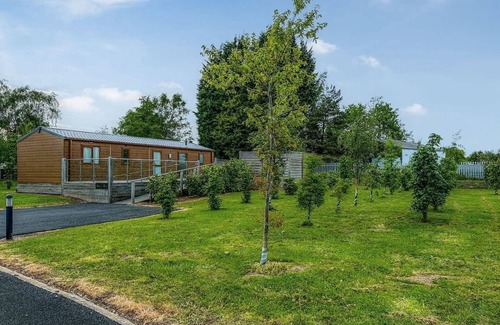 Linton Cabin | 3 bedroom accommodation in Swadlincote, Nr Ashby-de-la-Zouch