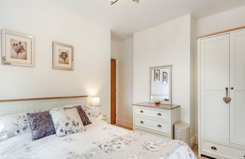 Grimsby Cottage | 3 bedroom accommodation in Tetney Lock