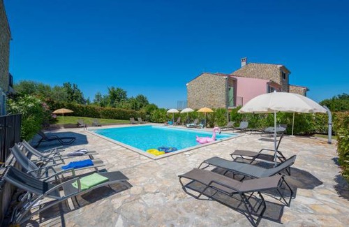 Baredine House | 3 bedroom accommodation in Baredine