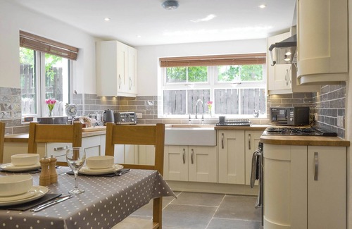 Mawddwy Cottage | 3 bedroom accommodation in Cwm-Cewydd, near Machynlleth