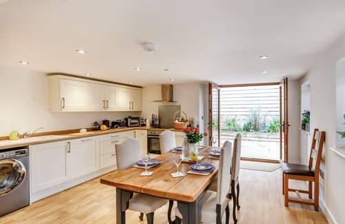 Montgomery Cottage | 3 bedroom accommodation in Llandyssil, near Montgomery