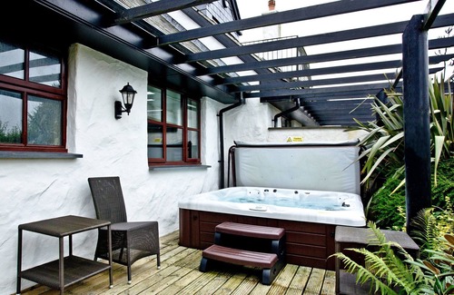 St Wenn Ski Chalet | 3 bedroom accommodation in Wadebridge