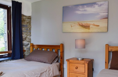 Llanrug Cottage | 3 bedroom accommodation in Llanrug, near Caernarfon