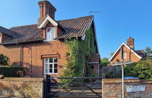 Homersfield Cottage | 3 bedroom accommodation in Homersfield, near Southwold