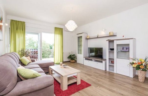 Jusici Apartment | 3 bedroom accommodation in Jurdani