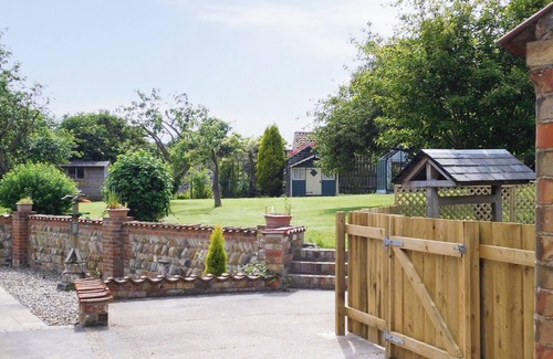 Ulrome Cottage | 3 bedroom accommodation in Ulrome, near Bridlington