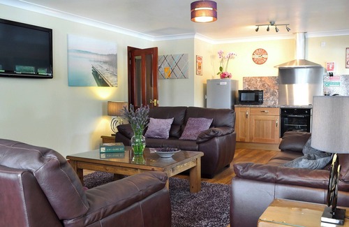 Brandesburton Cottage | 3 bedroom accommodation in Brandesburton, near Driffield