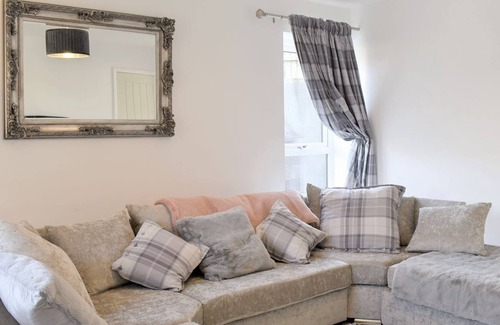 Pen-y-sarn Cottage | 3 bedroom accommodation in Penysarn