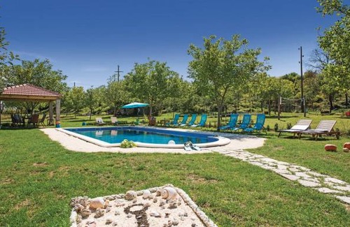 Ruzic House | 3 bedroom accommodation in Ruzic