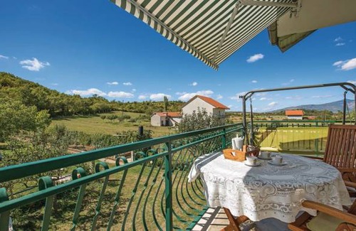 Ruzic House | 3 bedroom accommodation in Ruzic