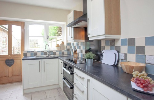 Loxton Cottage | 3 bedroom accommodation in Bleadon, near Weston-super-Mare