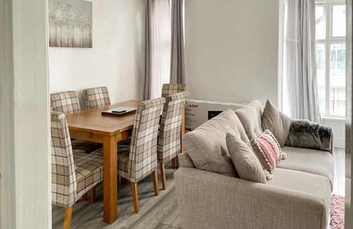 Porthcawl Cottage | 3 bedroom accommodation in Porthcawl, near Swansea