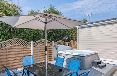Yaxham Cabin | 3 bedroom accommodation in Yaxham, Dereham