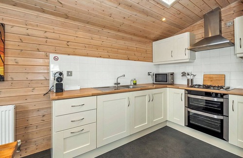 Leiston Ski Chalet | 3 bedroom accommodation in Leiston