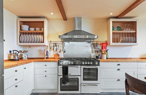 Dinas Cross Cottage | 3 bedroom accommodation in Dinas Cross, Newport