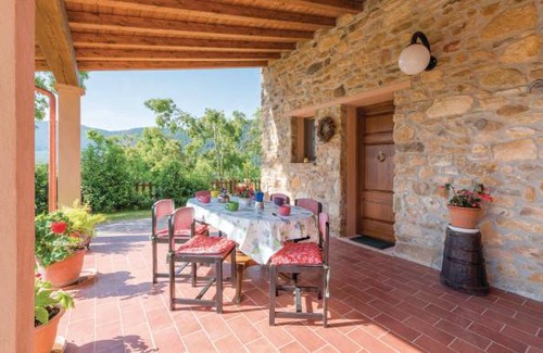 Buti Apartment | 3 bedroom accommodation in Buti (PI)