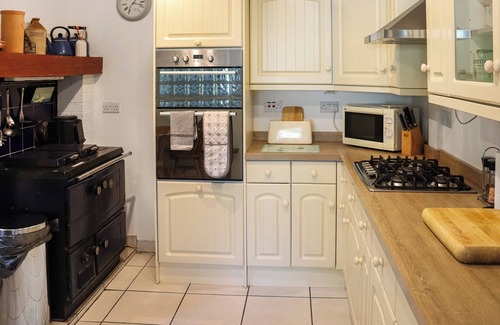 Angle Cottage | 3 bedroom accommodation in Angle