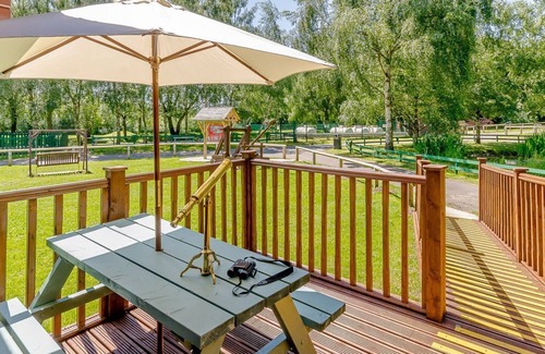Edwinstowe Cabin | 3 bedroom accommodation in Sherwood Forest, Rufford