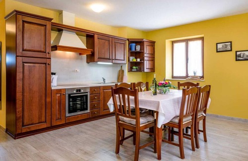 Farini House | 3 bedroom accommodation in Visnjan