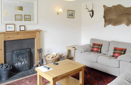 Lairg Cottage | 3 bedroom accommodation in Rosehall, near Lairg