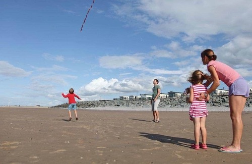 Kinmel Bay House | 3 bedroom accommodation in Kinmel Bay, Rhyl