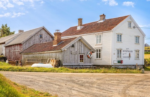 Farsund Apartment | 3 bedroom accommodation in Vanse
