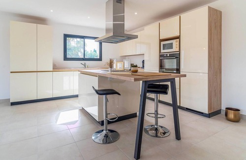 Bellegarde House | 3 bedroom amazing home in Bellegarde