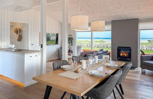 Grønninghoved Strand House | 3 bedroom amazing home in Sjølund