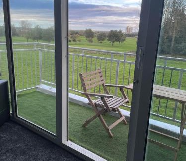 Newcastle-upon-Tyne Apartment | 3 Bedroom Apartment with Golf Course View