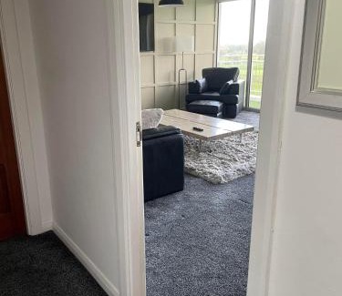 Newcastle-upon-Tyne Apartment | 3 Bedroom Apartment with Golf Course View