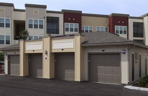 Lake Hart Apartment | 3 Bedroom Apartment 420938 by Houzlet