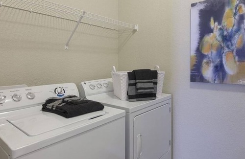 Lake Hart Apartment | 3 Bedroom Apartment 420938 by Houzlet