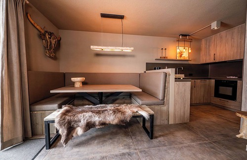 Berwang Apartment | 3-bedroom apartment Frauenschuh 2-10 pers (110m2), terrace & view of the slopes