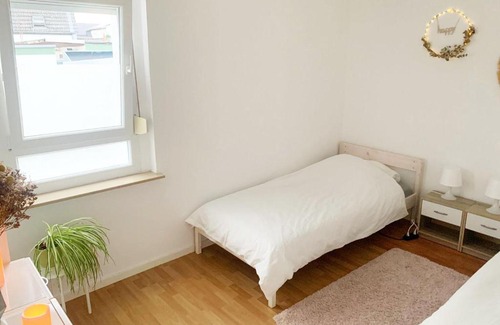 Rheindorf Apartment | 3 bedroom apartment in Leverkusen