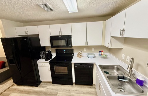 Hopkins Fitch Grant Apartment | 3-bedroom apartment in brilliant Holly Hill with WiFi, AC